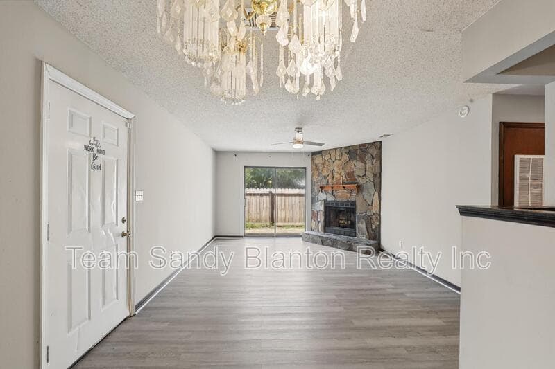 Pensacola House: 455 Stara Circle