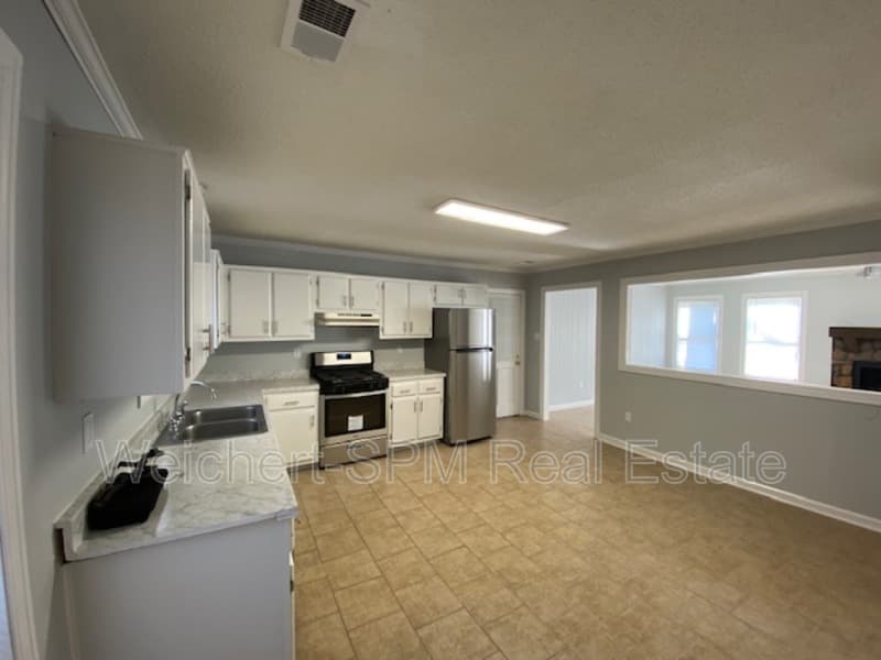 Memphis House: 5685 Remsen Dr