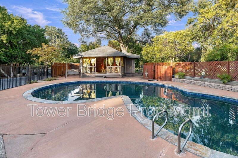 Fair Oaks House: 5770 Hoffman Lane