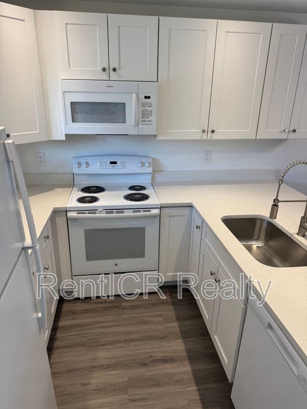 Zephyrhills Condo: 39132 County Road 54