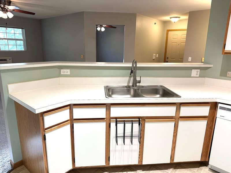 Richmond Condo: 350 Cunat Blvd