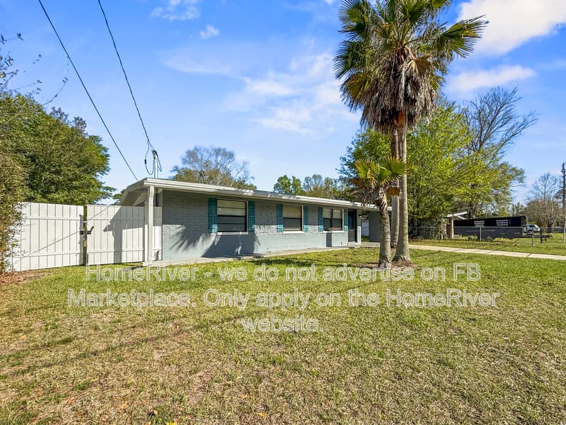 Jacksonville House: 4231 Sabine Dr