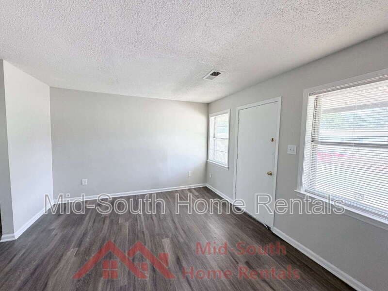 Memphis House: 3431 Rebeh Rd
