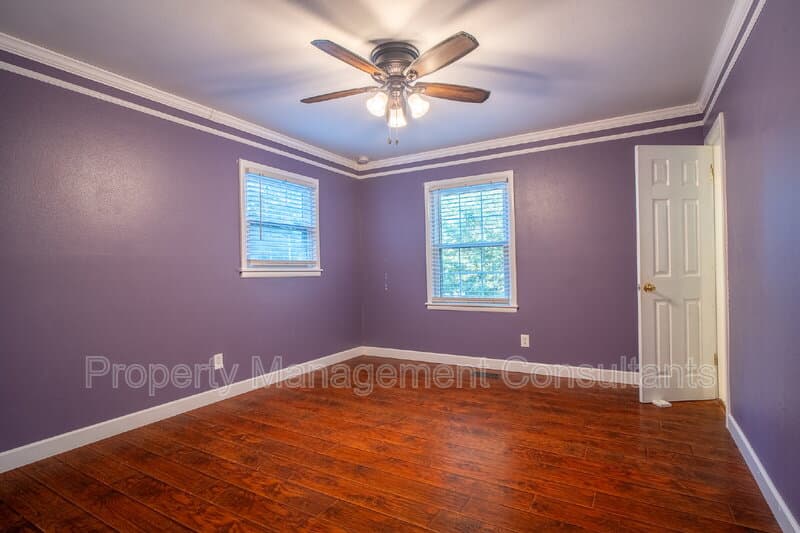 Huntsville House: 6604 Willow Ridge Road Northwest