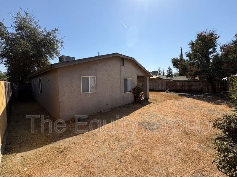 Tulare House: 1257 North Milner Street