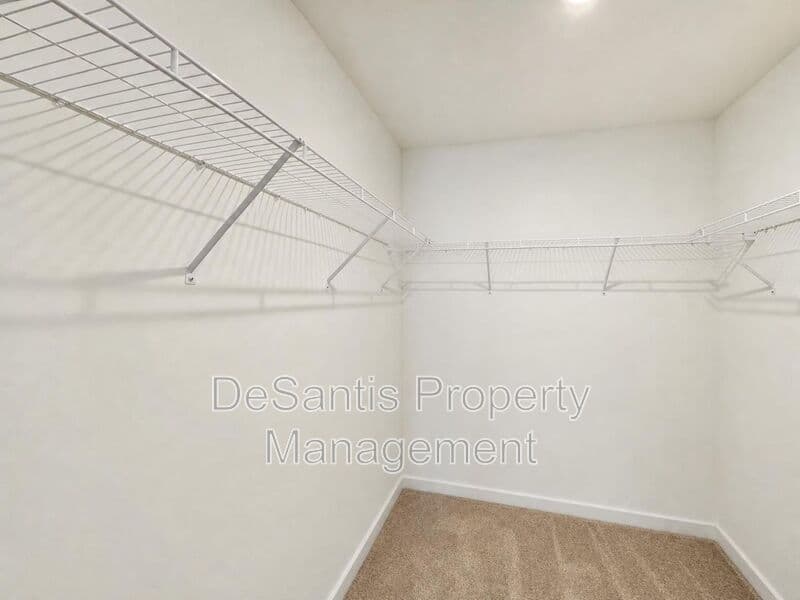 Imperial House: 1806 Canterbury Drive