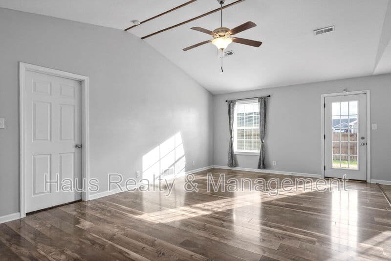 Oak Grove House: 935 Hugh Hunter Rd