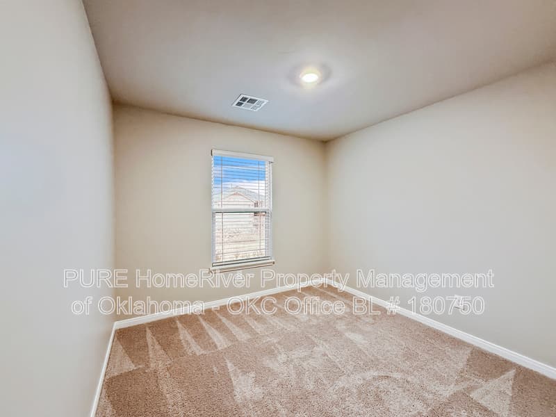 El Reno House: 1609 Vermilion Ln