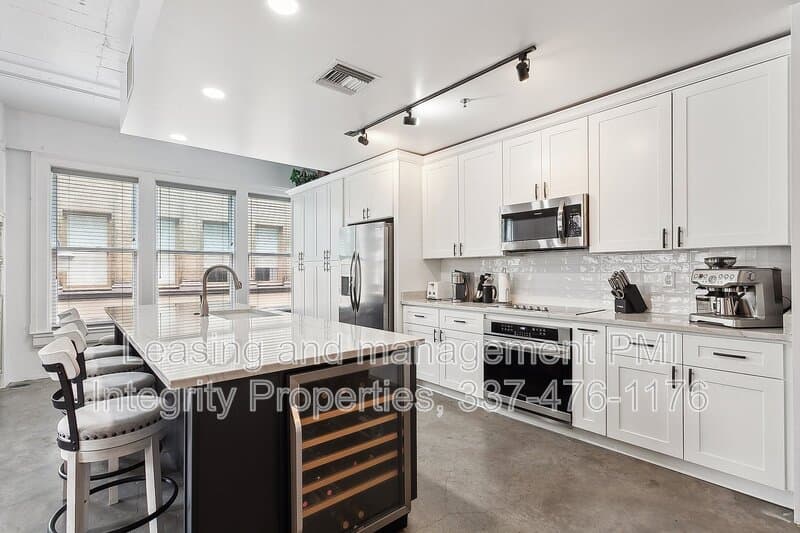 New Orleans Condo: 909 Lafayette Street