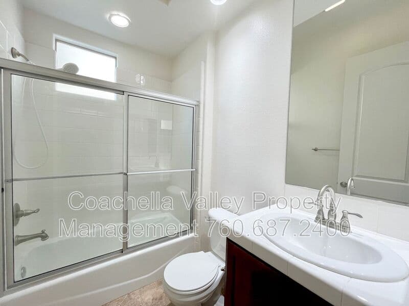 Cathedral City House: 511 Via Assisi