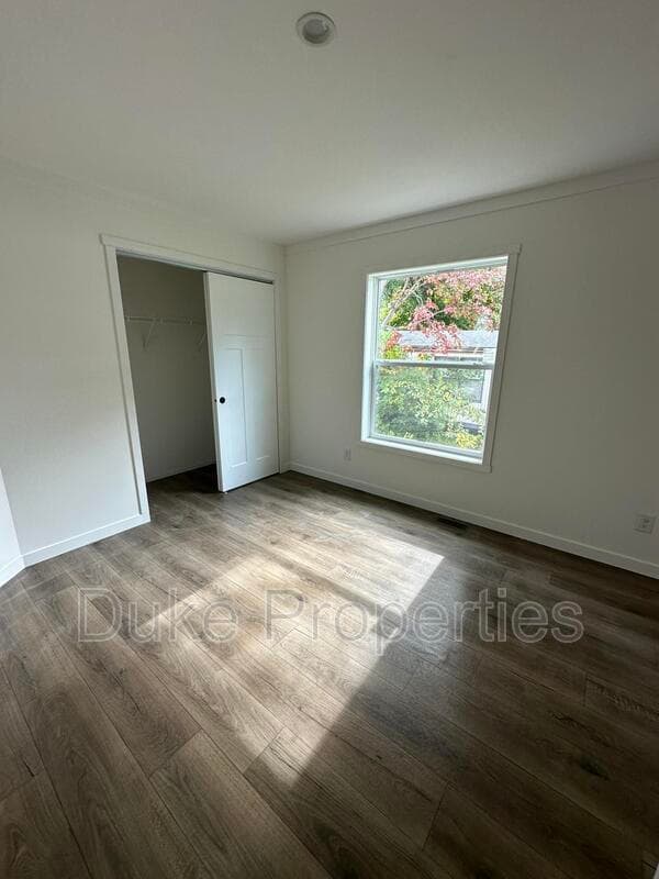 Utica House: 224 Tipperary Drive