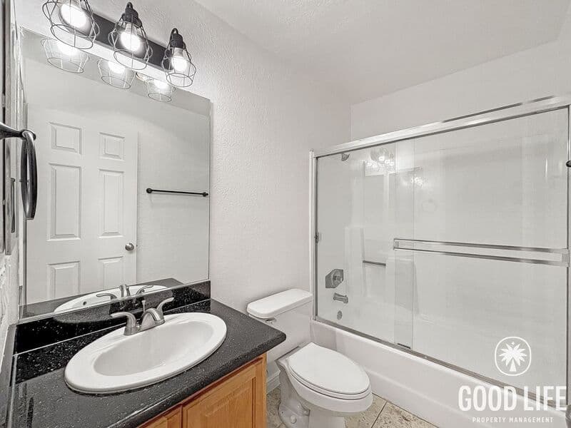 San Diego Condo: 3665 Ash St