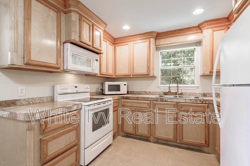 Riverside Condo: 4 Rainbow Drive