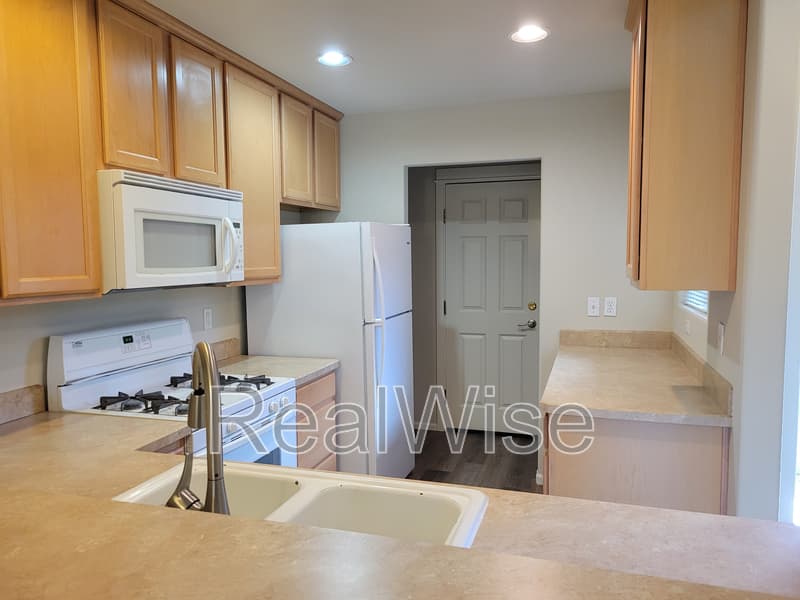 Redmond Townhome: 2478 SW Timber View Ct