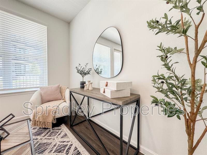 Belton Townhome: 710 Shine St. Apt 2304