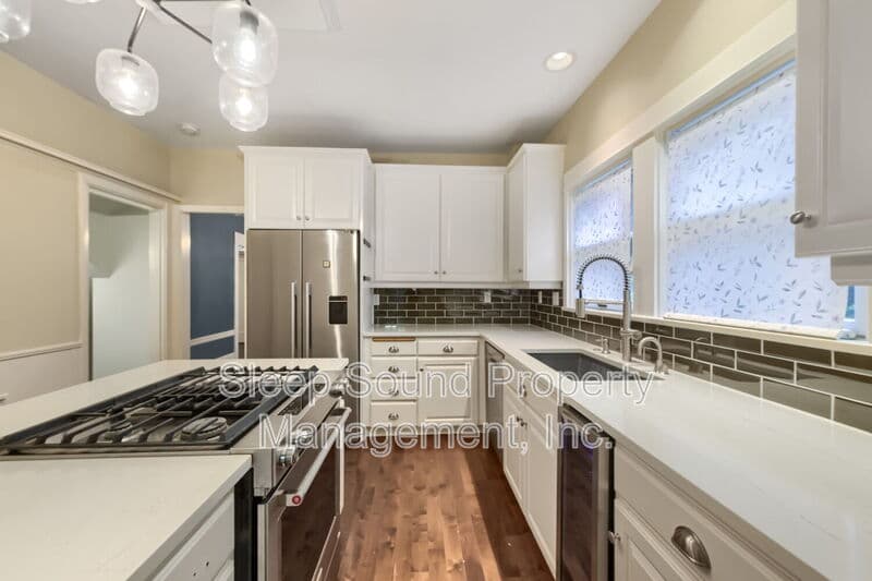 Portland House: 3835 SE Ankeny Street