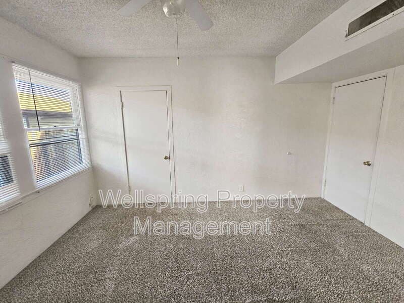 Ridgecrest Condo: 137 S Richmond B