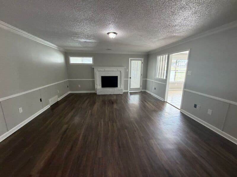 Olive Branch House: 7211 Grove Park Rd