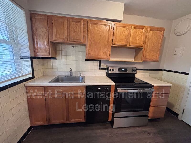 Saint Louis Condo: 8115 Whitburn Dr