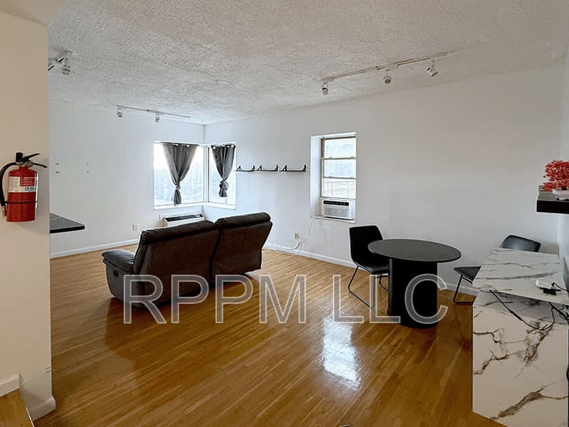 Newark Condo: 19-31 Lyons Ave #612