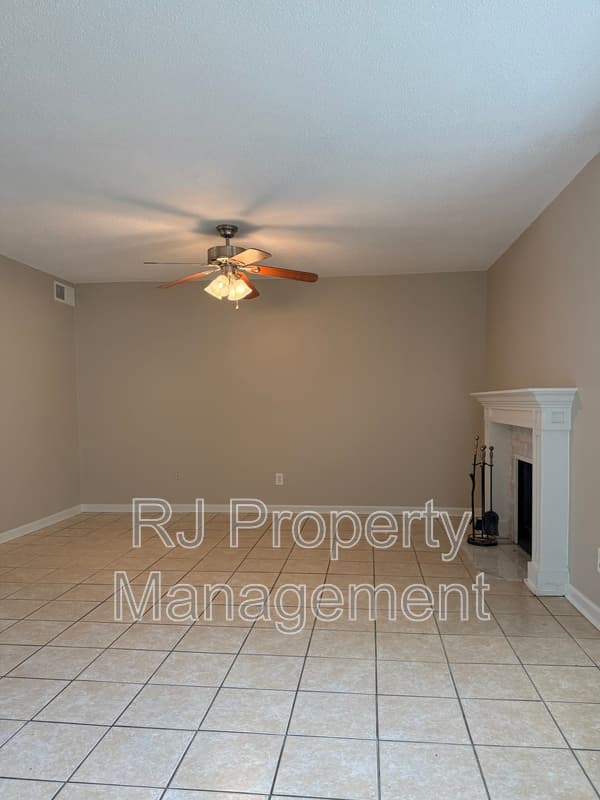 Bartlett Townhome: 3400 Lord Dunmore Cv