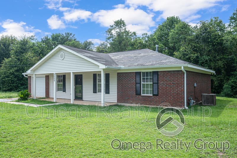 Mobile House: 3020 Barlett Dr