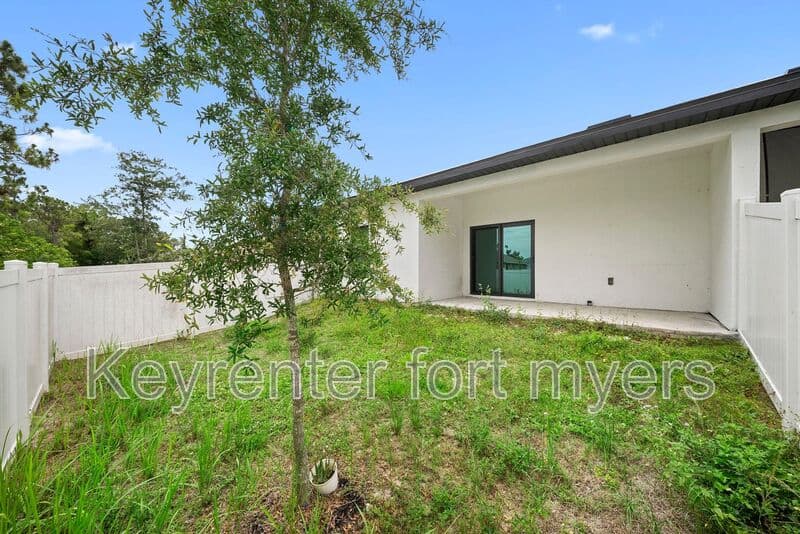 Lehigh Acres House: 4716 29th St SW