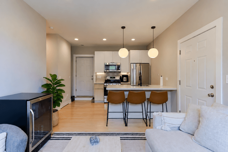 Chicago Condo: 2908 North Allen Avenue