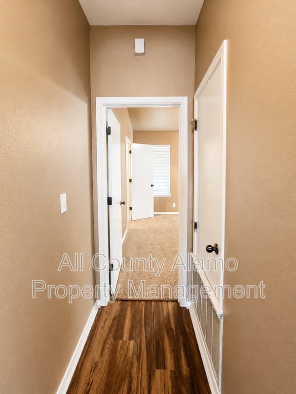 Selma House: 9006 Pinseeker