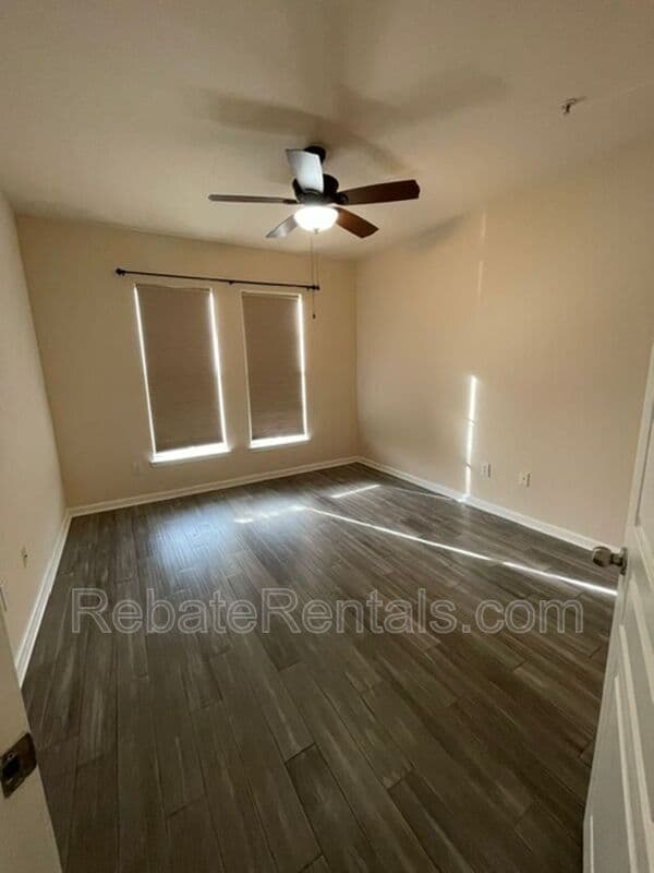 Jacksonville Condo: 8290 Gate Parkway W