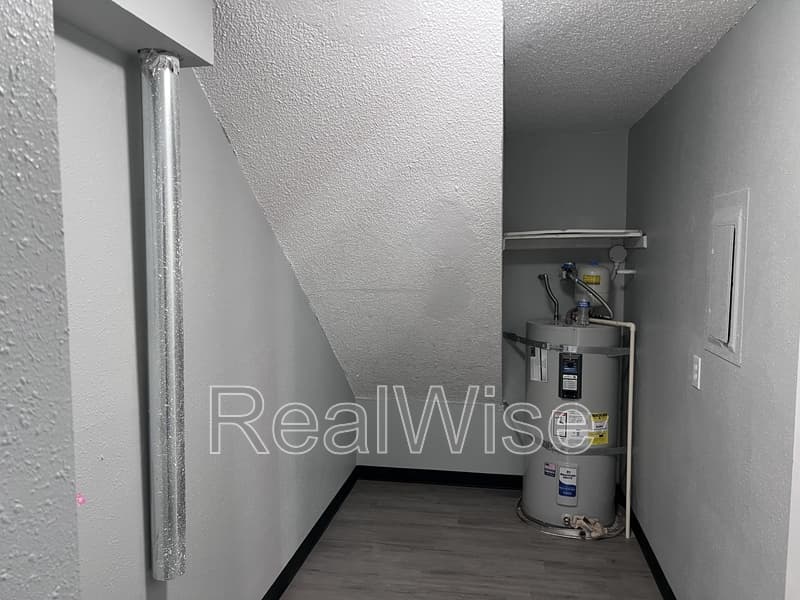 Portland Townhome: 2349 SE 135th Ave