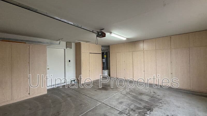 Surprise House: 13461 W Statler St