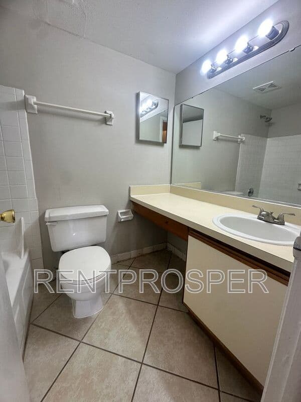 Orlando Condo: 4207 S. Semoran Blvd