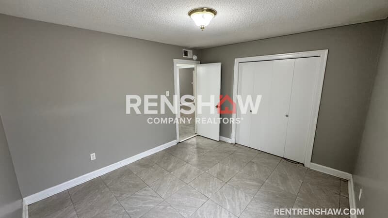 Memphis Townhome: 3216 S Mendenhall Rd