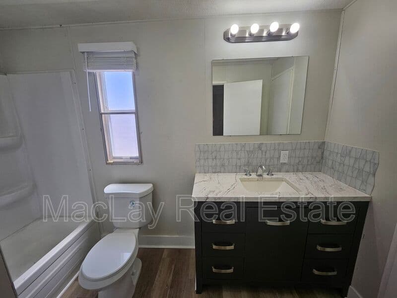 Casa Grande House: 1113 W. Corinthian Circle