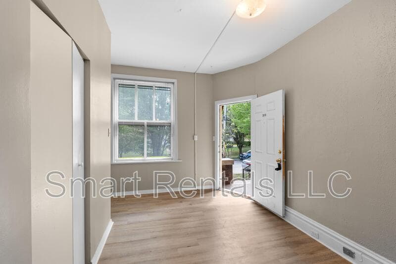 Maplewood Condo: 3619 Commonwealth Avenue - 1F
