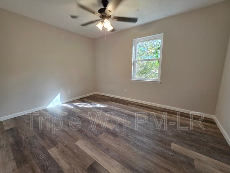 Jacksonville House: 8 Willowridge Cove