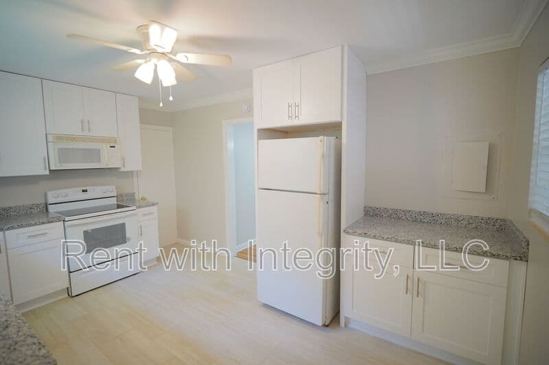 Tallahassee House: 1562 Mitchell Avenue