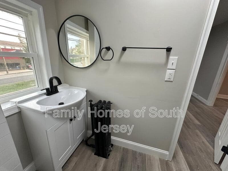 Upper Darby Apartment: 7307 W Chester Pike