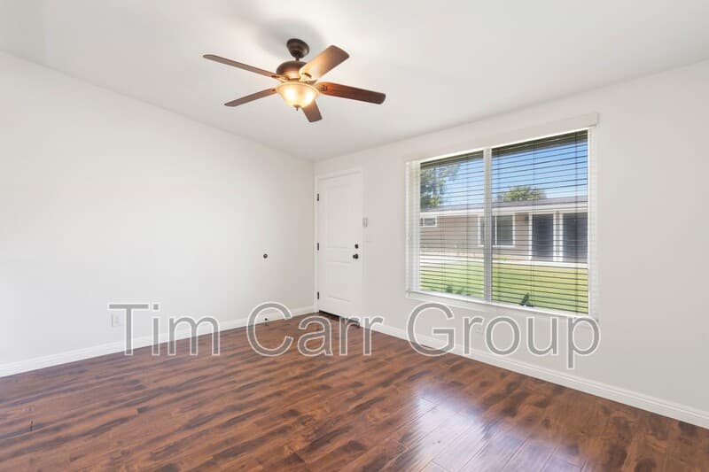 Costa Mesa Condo: 241 E 18th Street