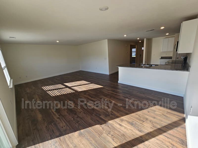 Knoxville House: 6820 Prospect Hill Way