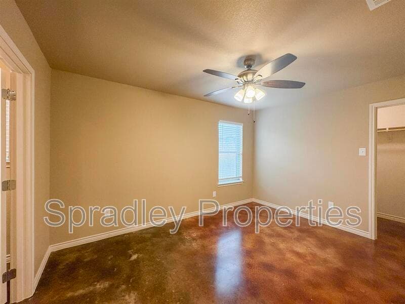 Belton Condo: 1035B Mason Dr