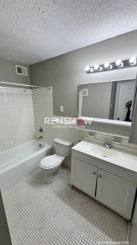 Memphis Townhome: 3216 S Mendenhall Rd