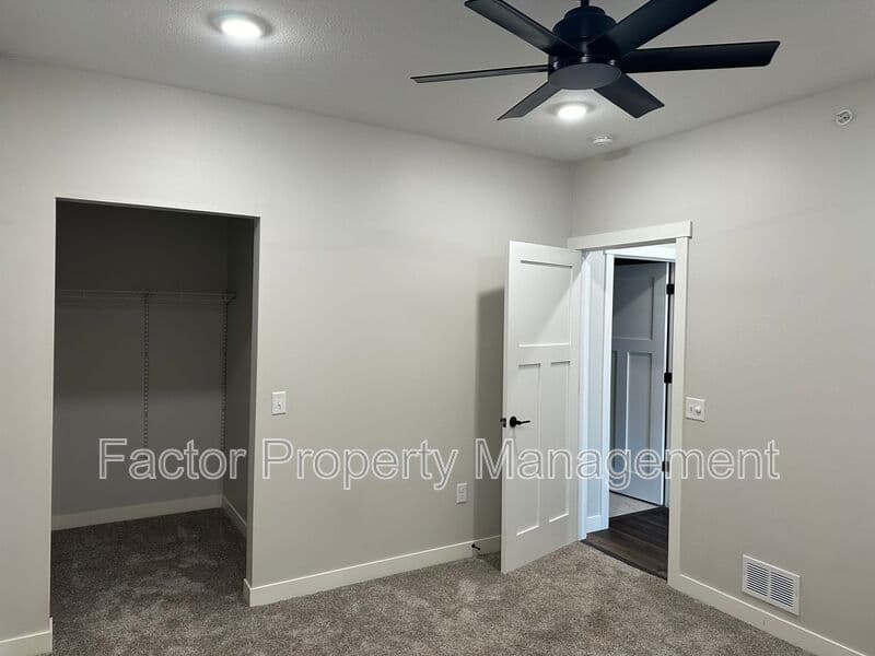 North Mankato Condo: 235 Belgrade Ave