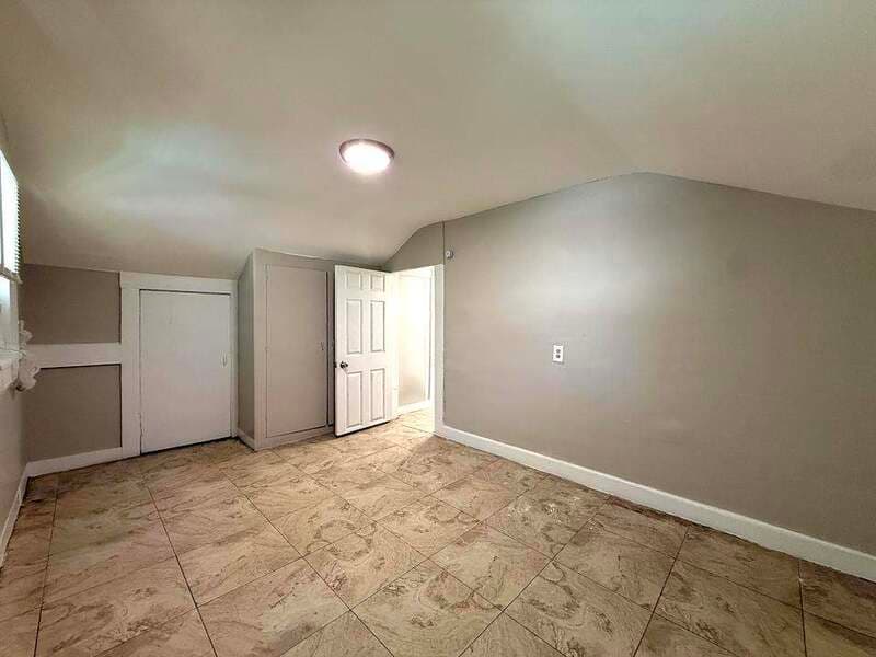 St. Petersburg House: 975 13th Avenue South