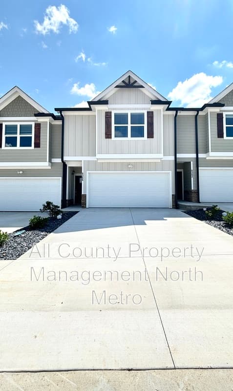 Lula Townhome: 6366 Pine Ridge Point
