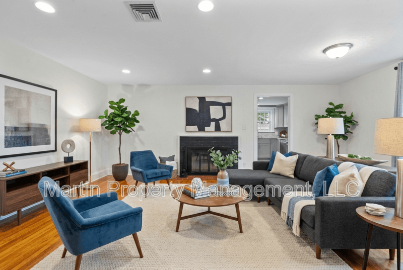Lexington House: 14 Gleason Road