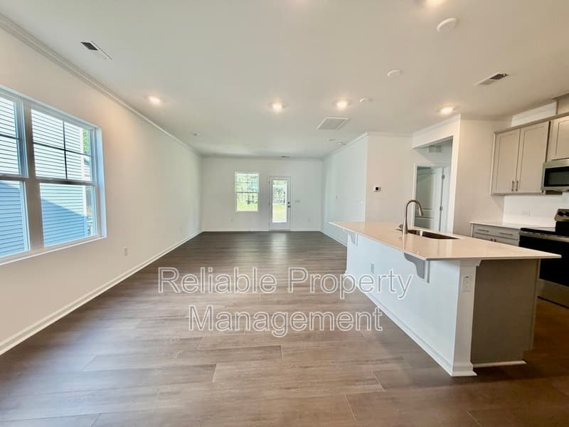 Lillington House: 354 Beachcomber