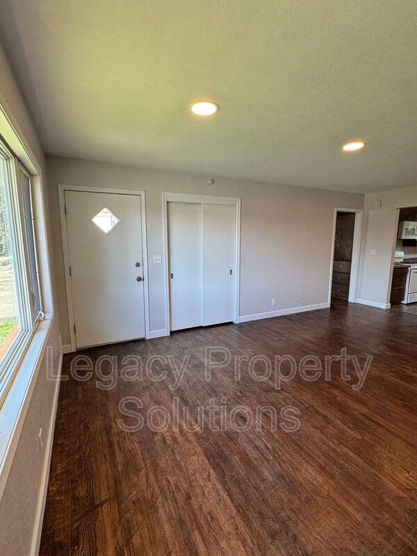 Bismarck House: 1113 N 18th St
