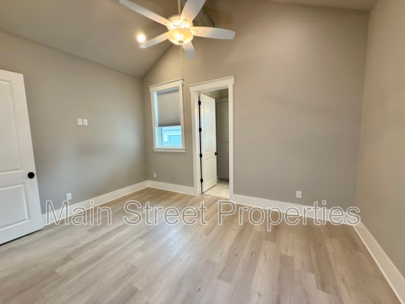 Pensacola House: 1205 East Scott Street
